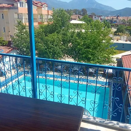 Dove Aparthotel 2*